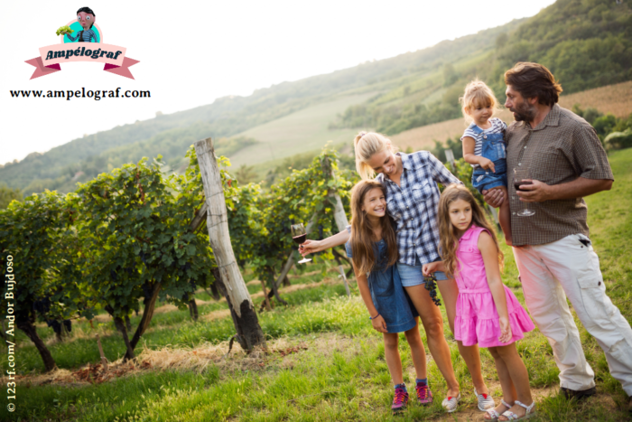 famille dans les vignes