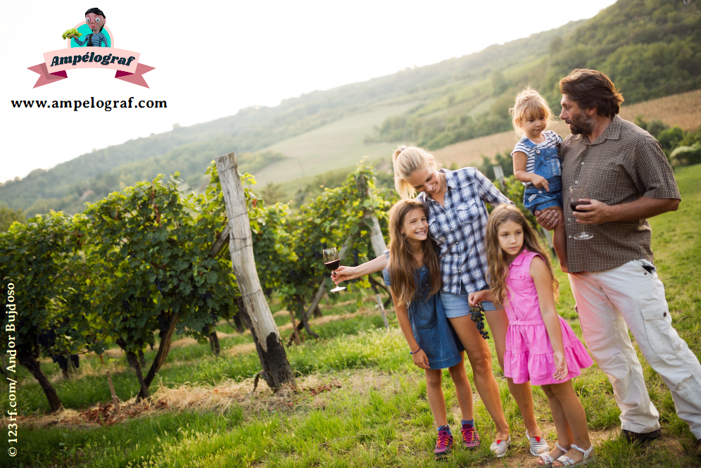 Famille dans les vignes
